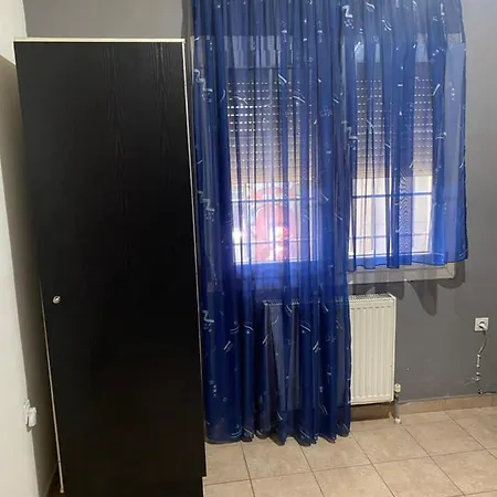 George Garden Néa Mihanióna